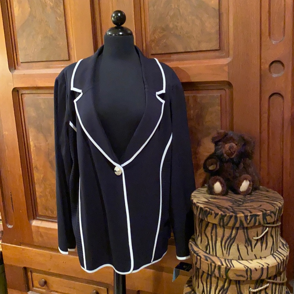 Knit navy/white jacket